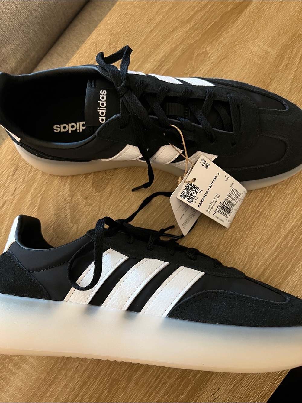adidas Black & White Low-Top Retro Trainer barreda Sneakers